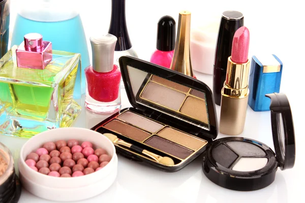 Muitos cosméticos de mulher coloridos — Fotografia de Stock