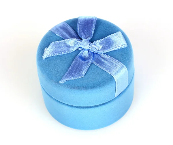 Blauwe doos voor sieraden geïsoleerd op wit — Stockfoto