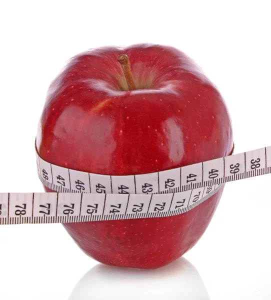 Roter Apfel und Maßband, Diätkonzept — Stockfoto