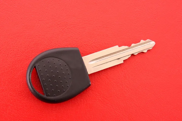 Klíče od auta na červené — Stock fotografie