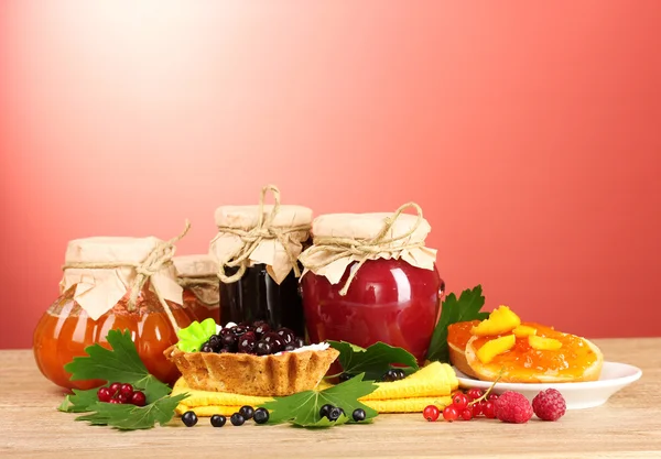 Buah lezat dan selai berry — Stok Foto