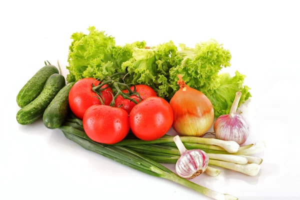 Verse groenten op wit — Stockfoto