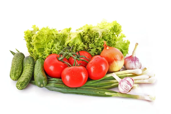 Färska grönsaker på vit — Stockfoto