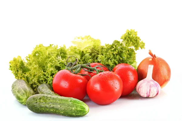 Čerstvá zelenina na bílém pozadí — Stock fotografie