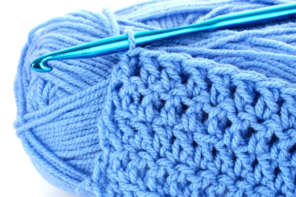 Crochet crochet et laine isolé sur blanc — Photo