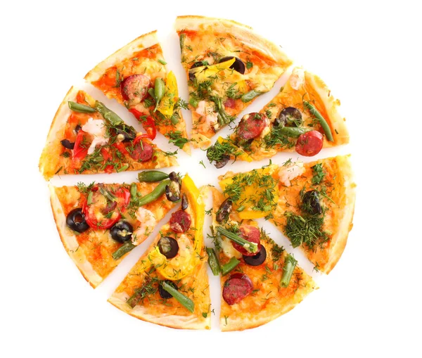 Ízletes pizza olívabogyóval elszigetelt fehér — Stock Fotó