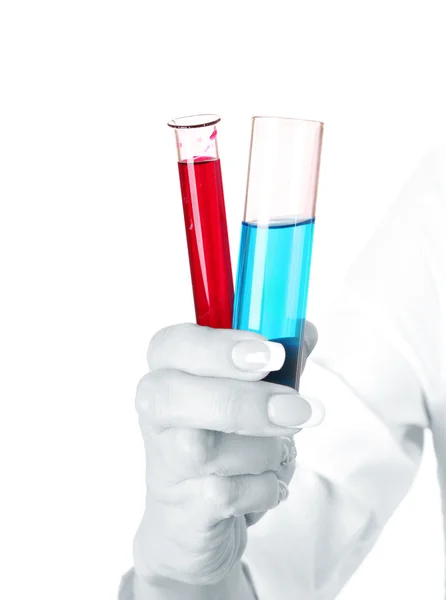 Mão segurando sangue no tubo de ensaio de perto — Fotografia de Stock