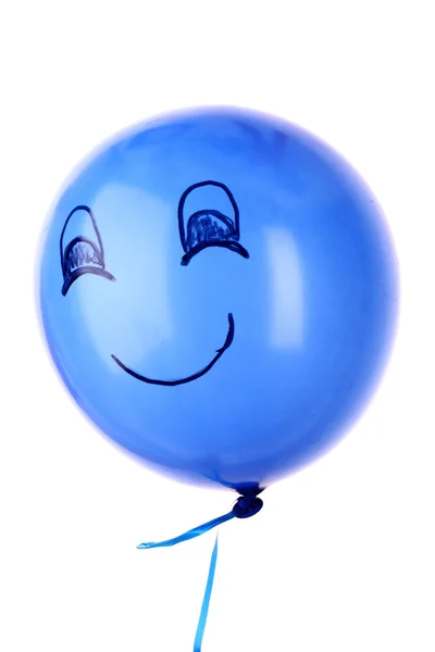 Воздушный шар с улыбкой на белом фоне — стоковое фото