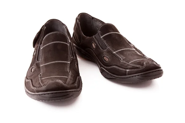 Par de sapatos pretos masculinos isolados em fundo branco — Fotografia de Stock
