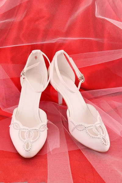 Primer plano de los zapatos de boda nupciales de moda — Foto de Stock
