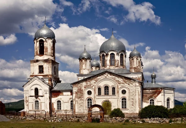 Ascention의 버려진된 성당 — 스톡 사진