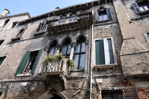 Building in the historic part of Venice — Stock Photo, Image