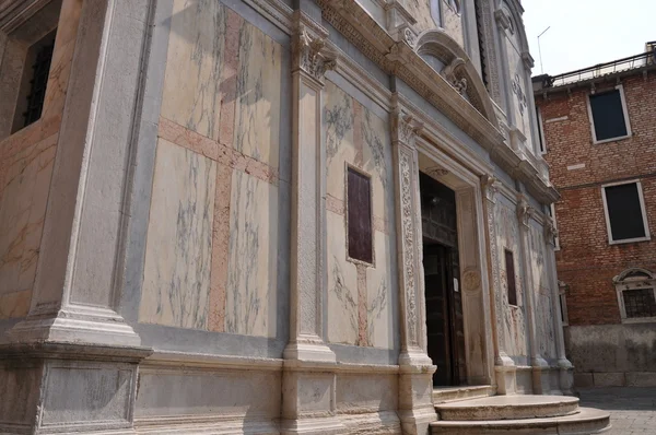 Kościół katolicki w Wenecji z marmuru — Zdjęcie stockowe
