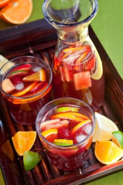 Kırmızı şarap sangria