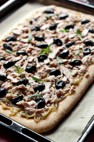 Tuna tart with olives and onions — Stock Photo, Image