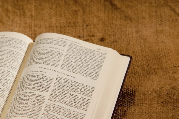 Uma bíblia — Fotografia de Stock