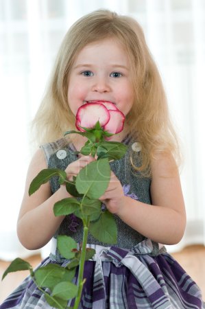 Fille avec Rose 