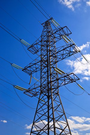 Pylône électrique haute tension