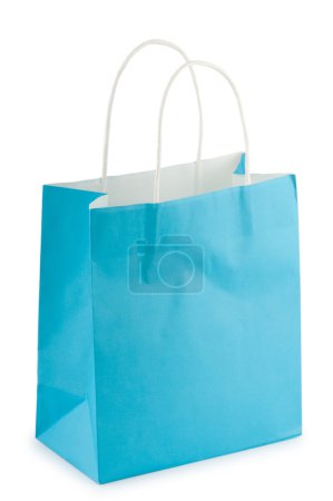 Sacs à provisions en papier coloré isolés sur blanc 