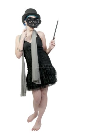 Femme portant un chapeau haut de forme