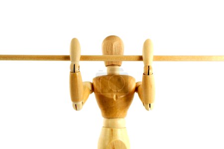 Manikin faire un chinup 