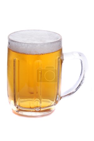 bière sur fond blanc 