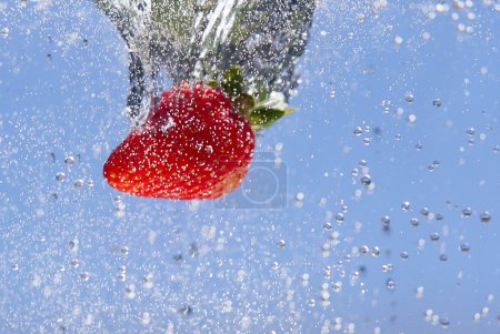 Fraise en goutte .