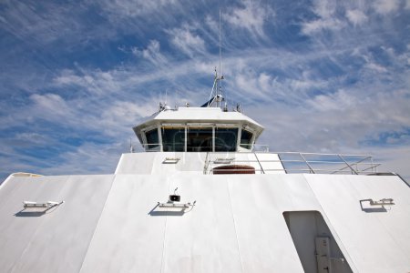Vue de face du pont du capitaine 