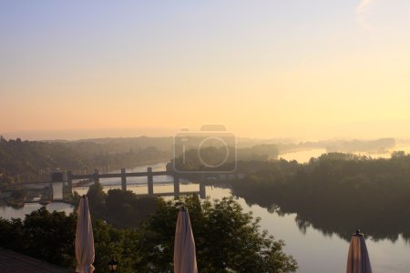 aurore dans la brume de la vallée de la Seine 