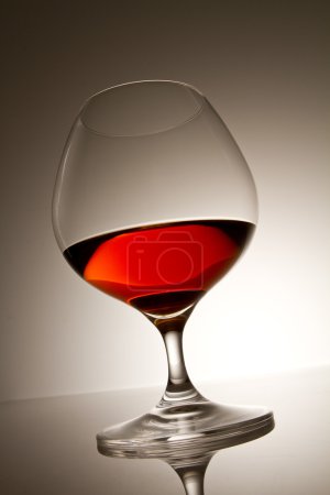 Nature morte avec le verre Cognac 