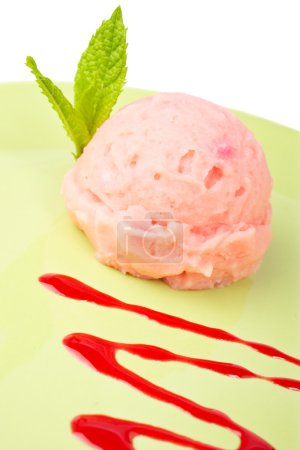 Délicieuse crème glacée framboises 