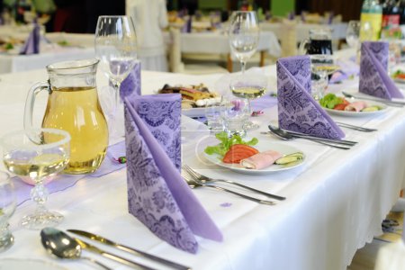 Tablic mariage, napperons, boisson et apéritif 